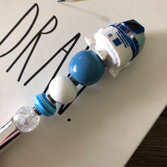Disney Doorables: Star Wars: R2-D2 handmade beaded pen - Picture 1 of 3